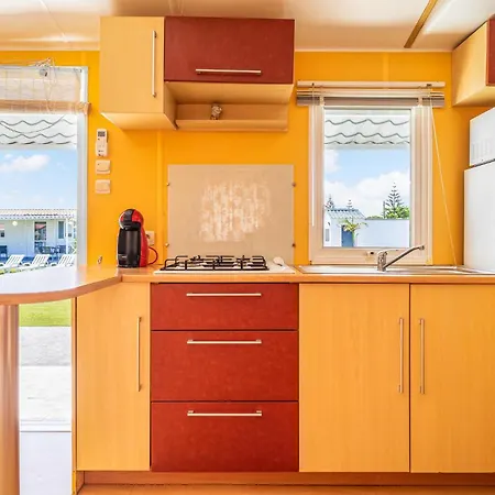 Stunning In With Swimming Pool Apartment *