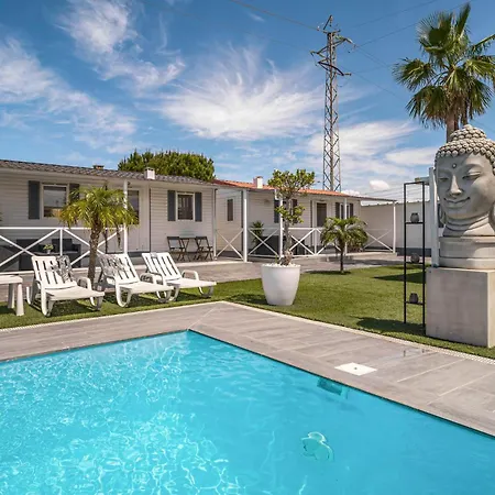 Stunning In With Swimming Pool Apartment *